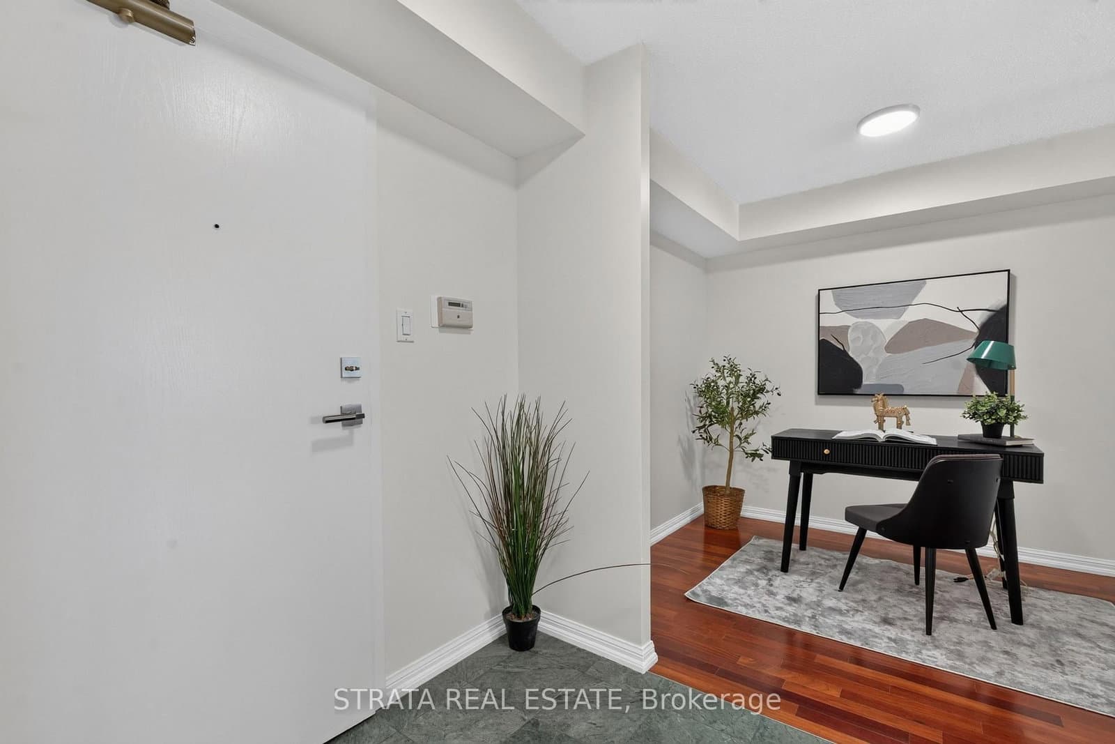 109 Front Street E, Unit 814 thumbnail 5