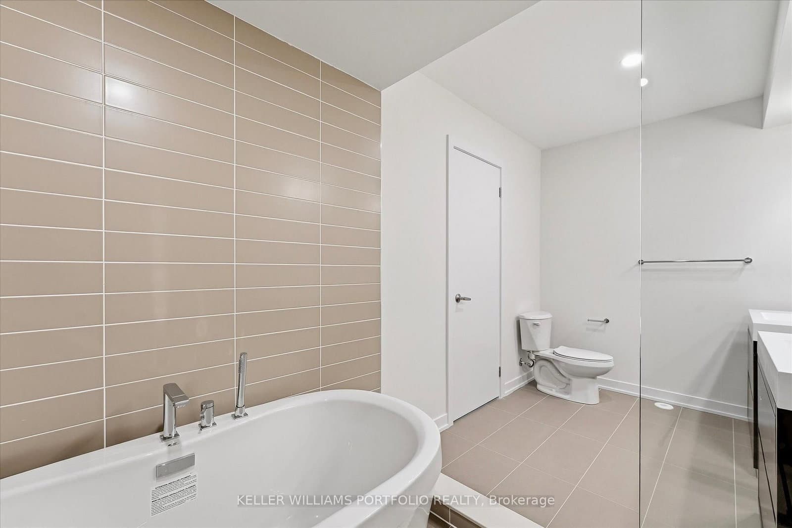 372 Lawrence Heights Way thumbnail 32