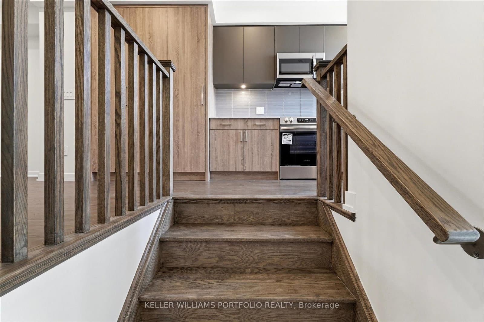372 Lawrence Heights Way thumbnail 6