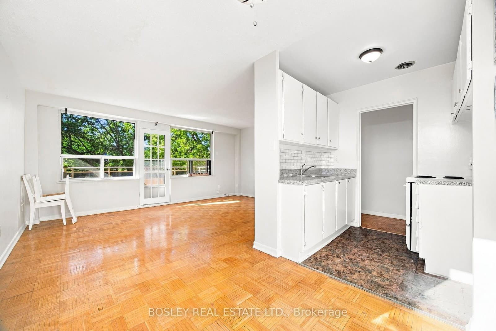 85 Lawton Boulevard, Unit 409 thumbnail 12
