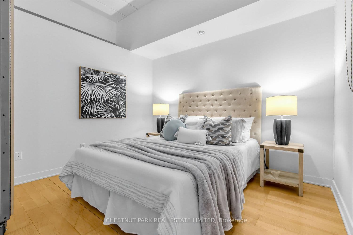 160 Baldwin Street, Unit 409 thumbnail 9