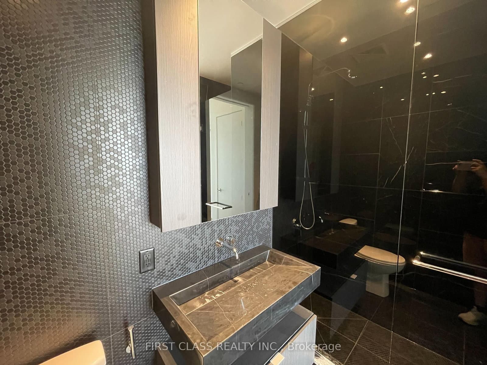 11 Yorkville Avenue, Unit 6307 thumbnail 12