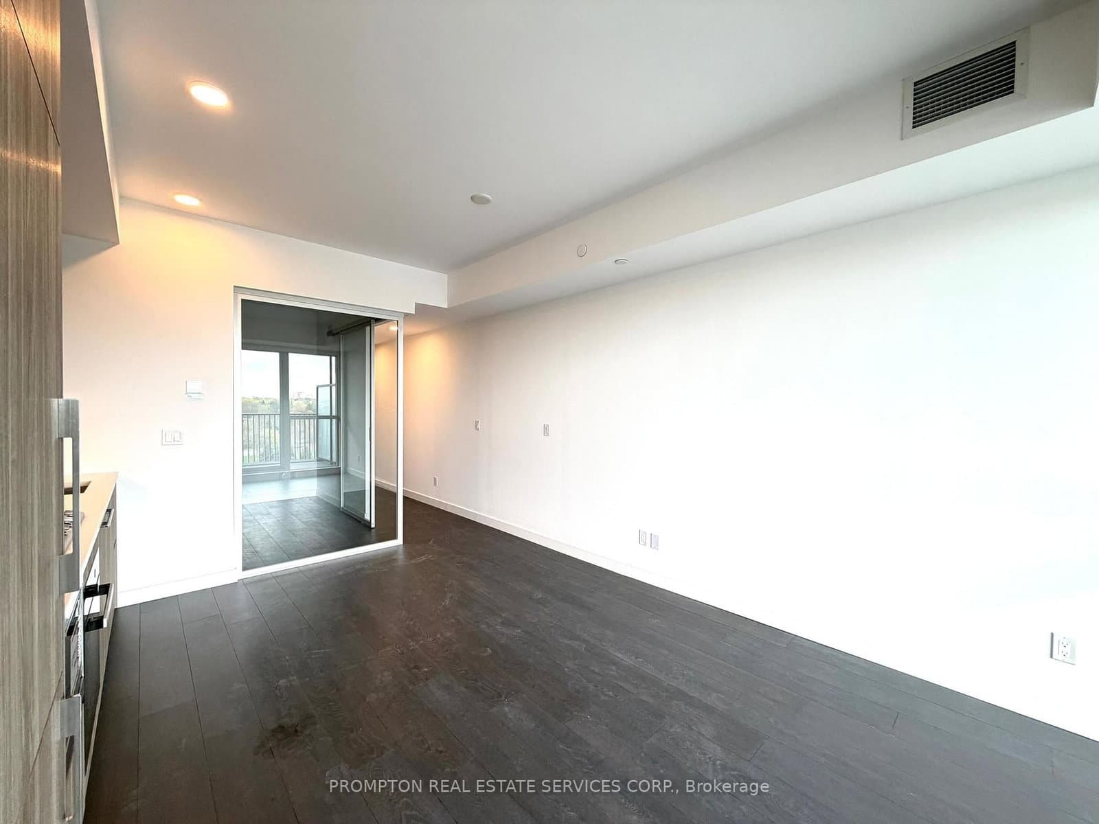 68 Esther Shiner Boulevard, Unit 745 thumbnail 9