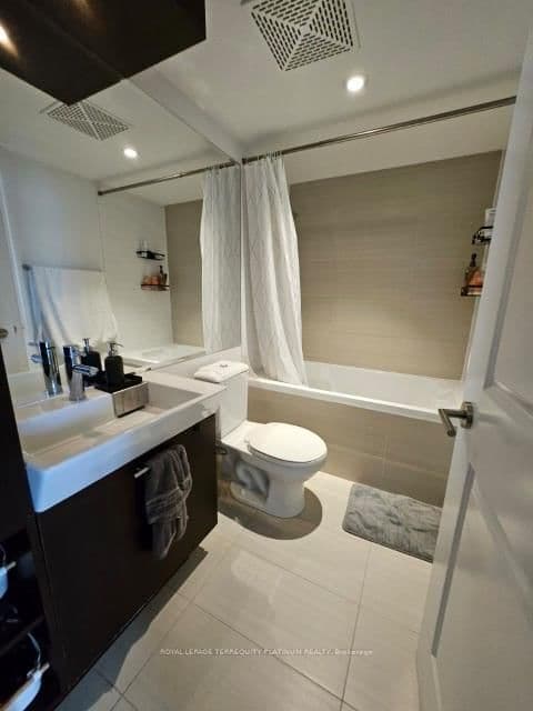 386 Yonge Street, Unit 4205 thumbnail 10