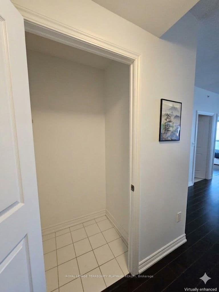 386 Yonge Street, Unit 4205 thumbnail 16