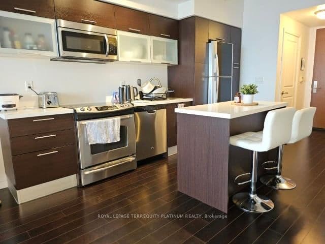 386 Yonge Street, Unit 4205 thumbnail 4