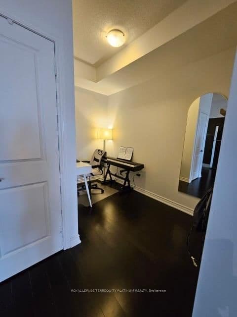 386 Yonge Street, Unit 4205 thumbnail 6