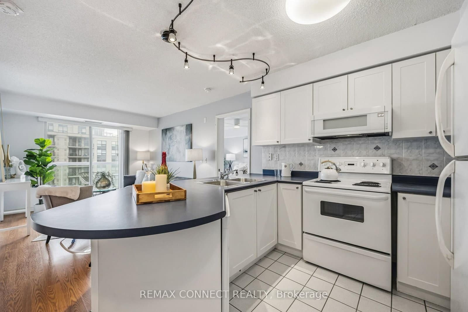 890 Sheppard Avenue W, Unit 504 thumbnail 19