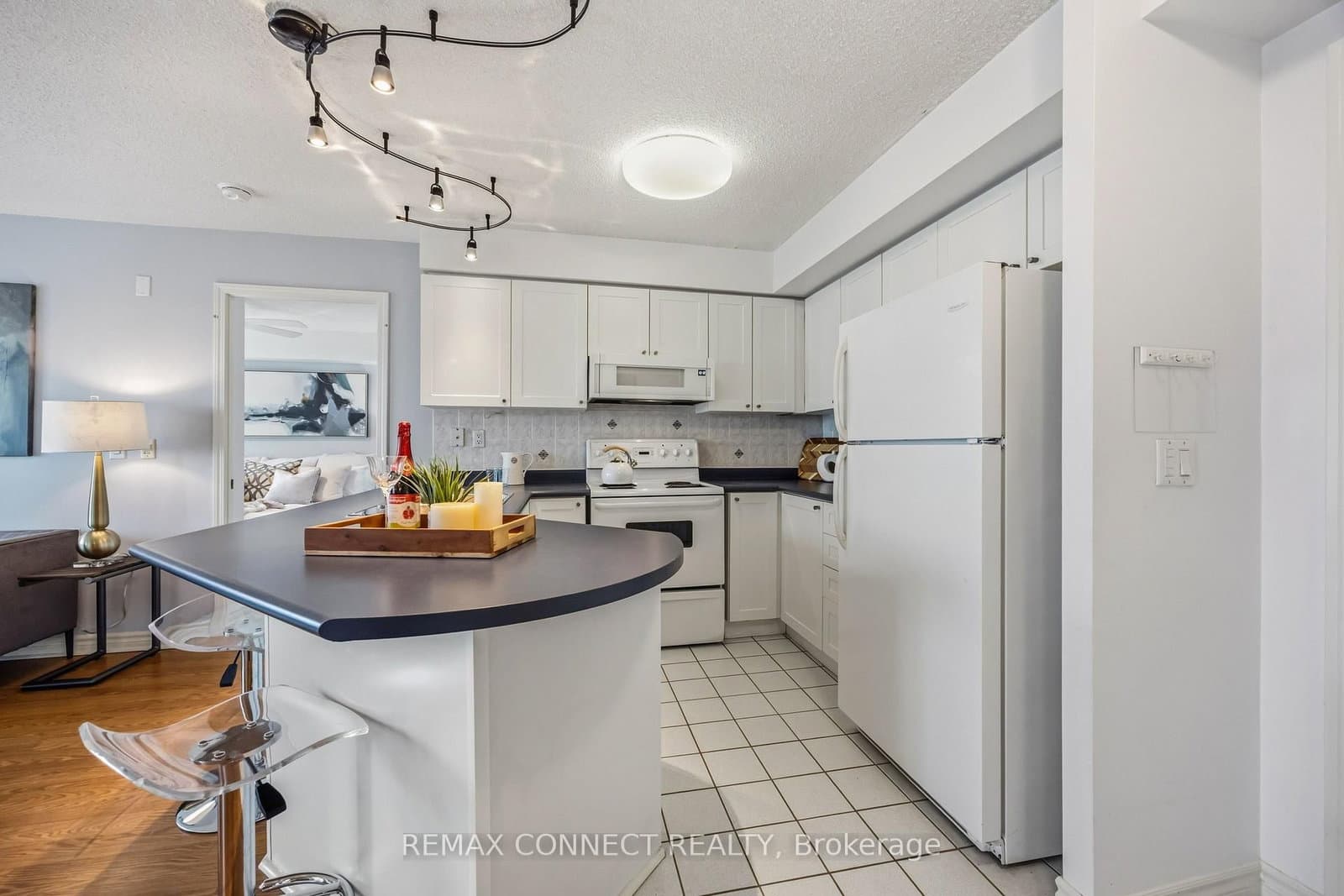 890 Sheppard Avenue W, Unit 504 thumbnail 20