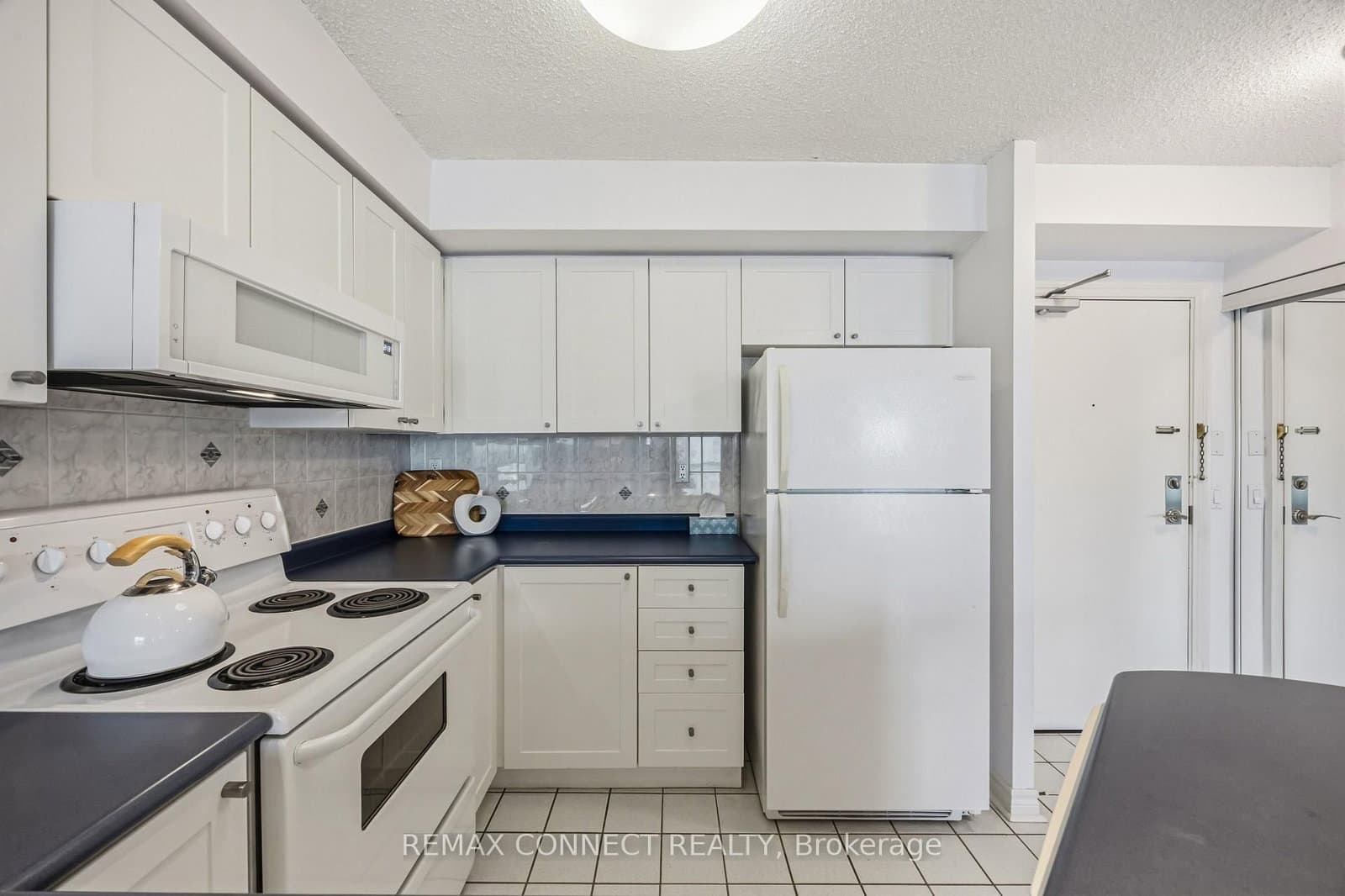 890 Sheppard Avenue W, Unit 504 thumbnail 25