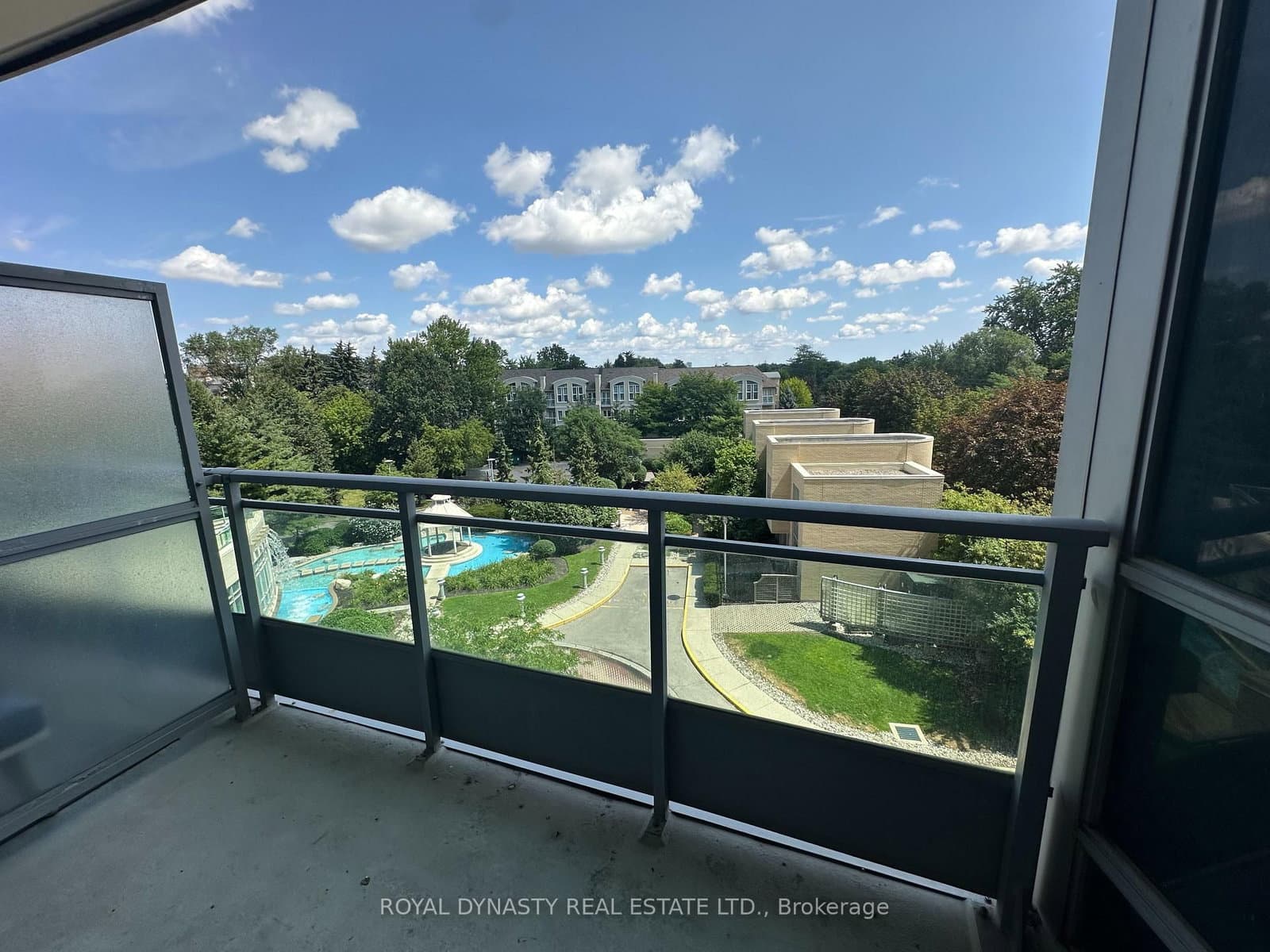60 Byng Avenue, Unit 409 thumbnail 2