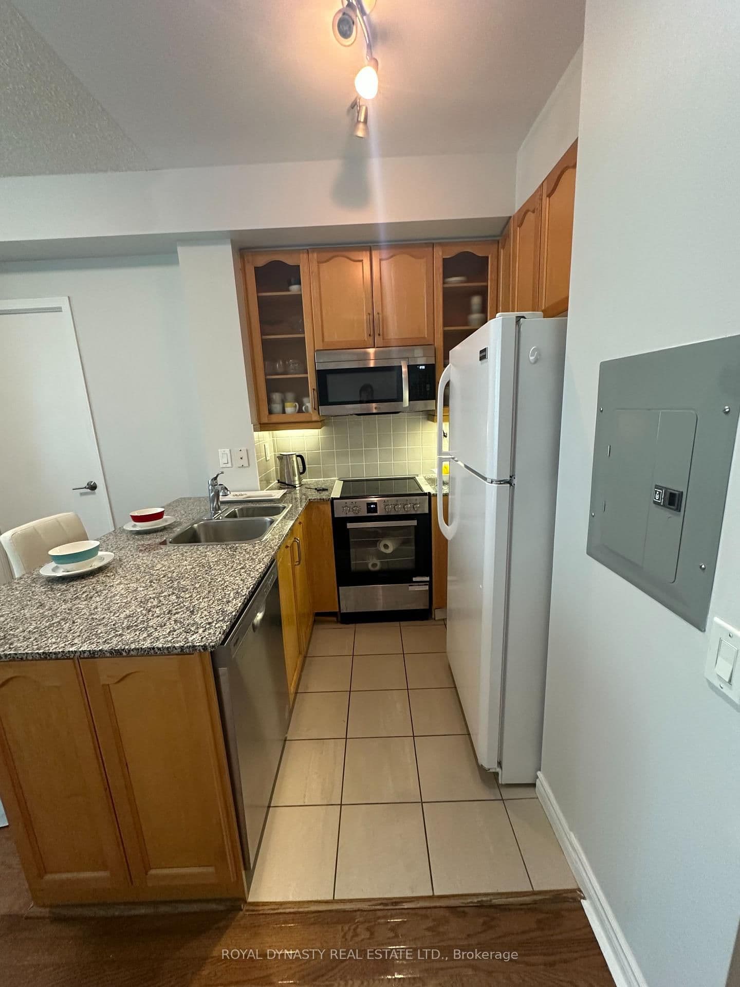 60 Byng Avenue, Unit 409 thumbnail 7