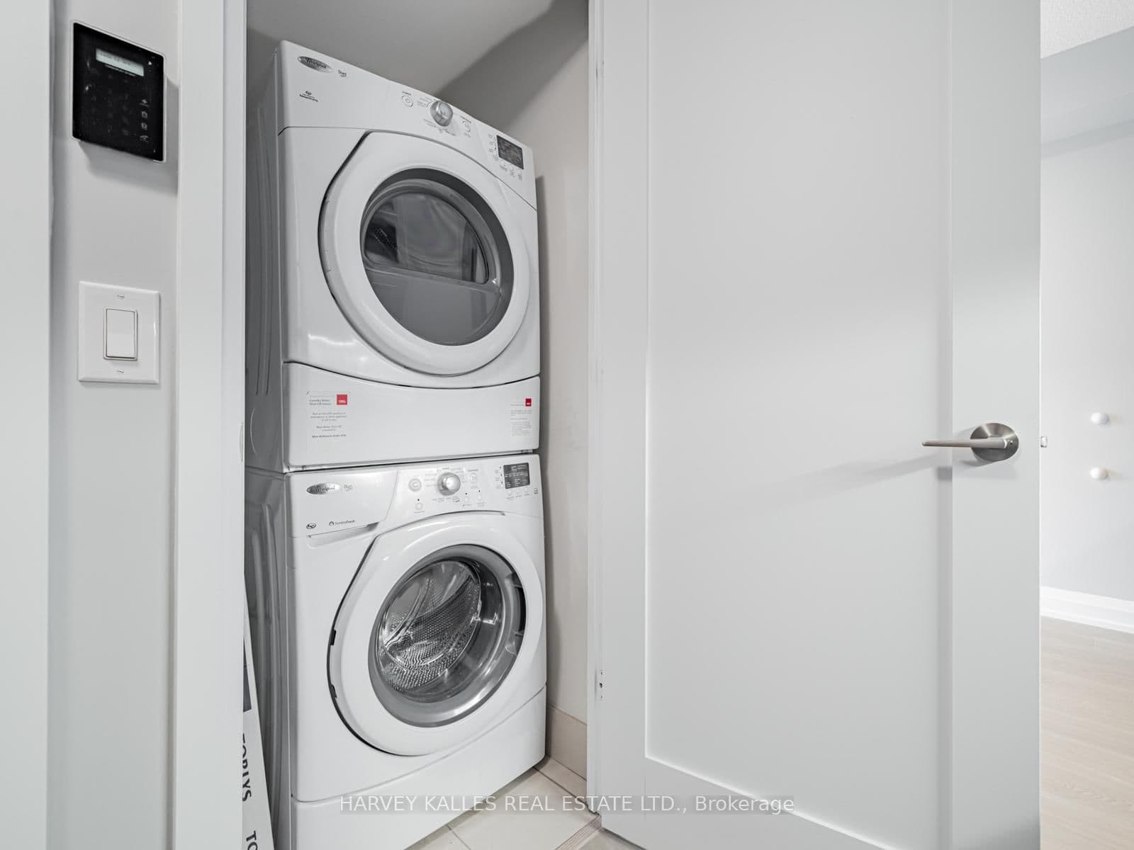 5 Sheppard Avenue E, Unit 2121 thumbnail 18