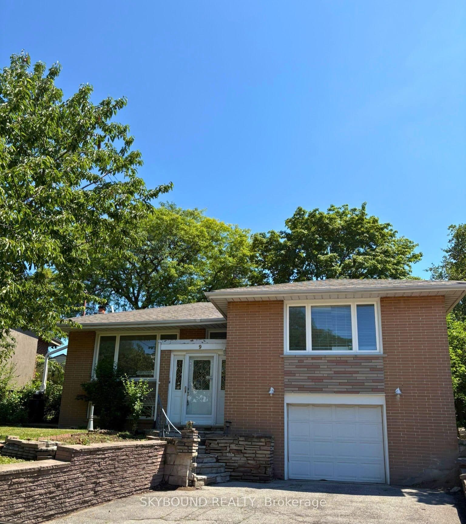 9 Caronport Crescent - Image 1