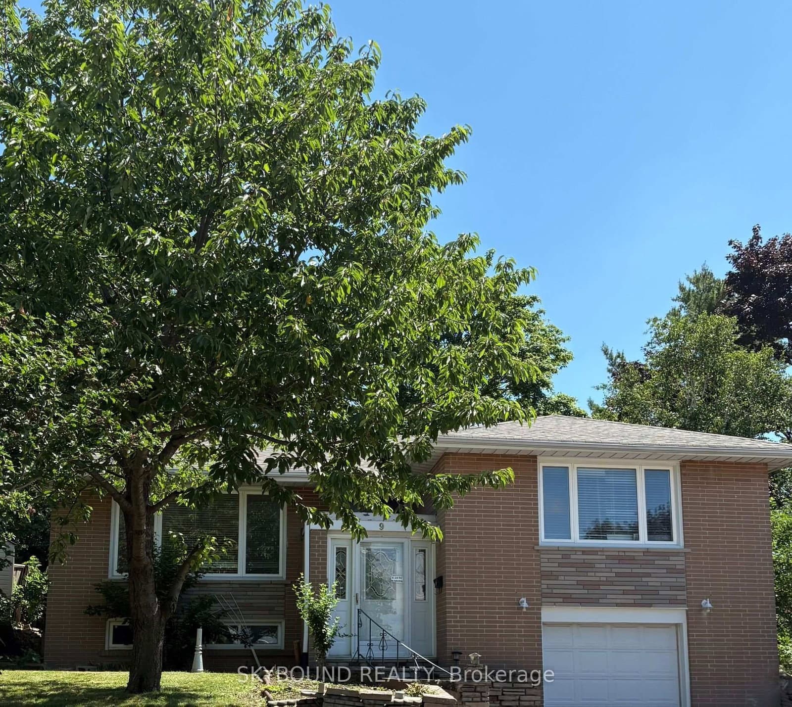 9 Caronport Crescent thumbnail 2