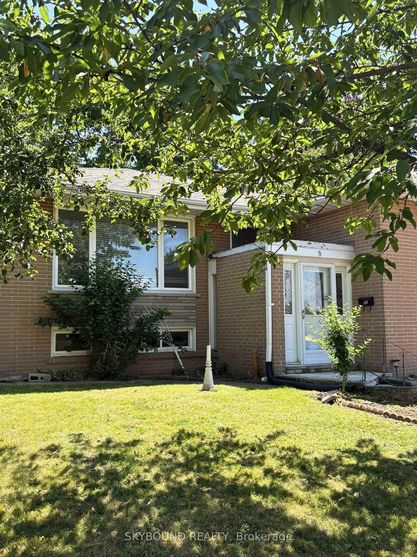 9 Caronport Crescent thumbnail 3