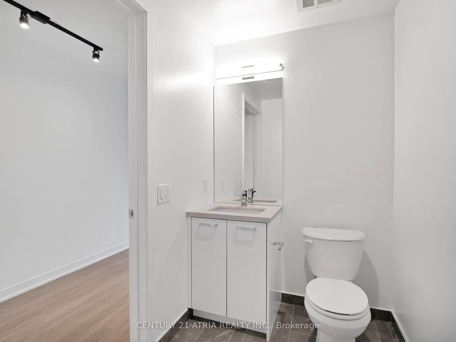 195 McCaul Street, Unit 716 thumbnail 11