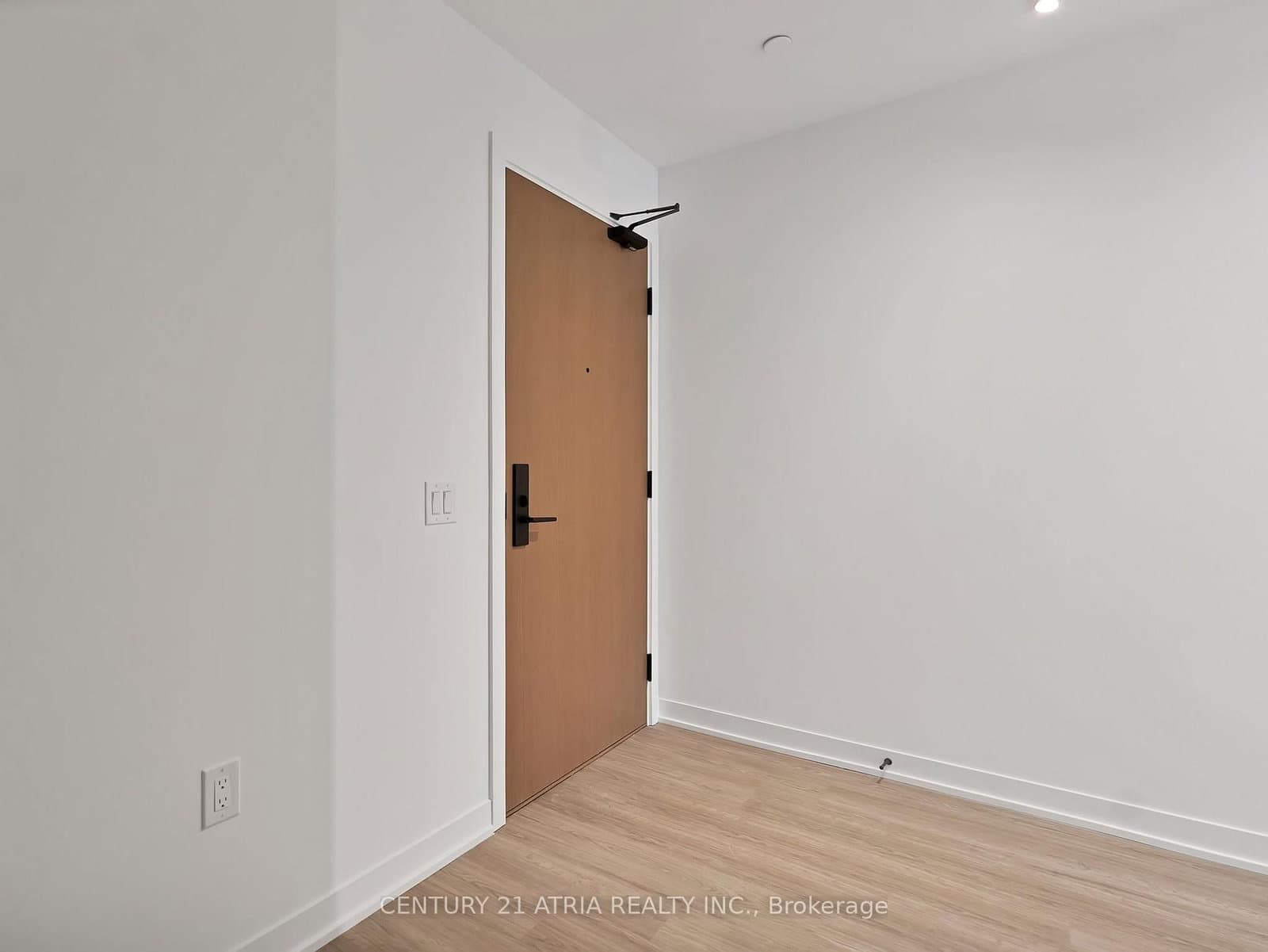 195 McCaul Street, Unit 716 thumbnail 2