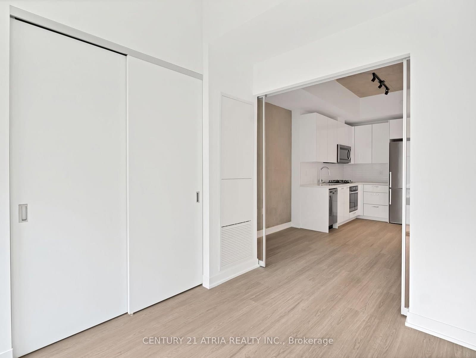195 McCaul Street, Unit 716 thumbnail 25