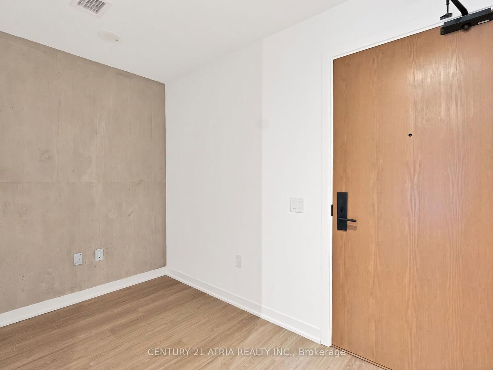 195 McCaul Street, Unit 716 thumbnail 3