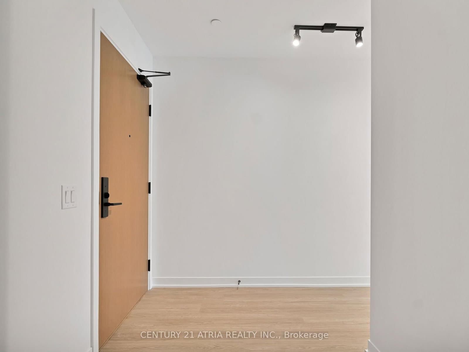 195 McCaul Street, Unit 716 thumbnail 6