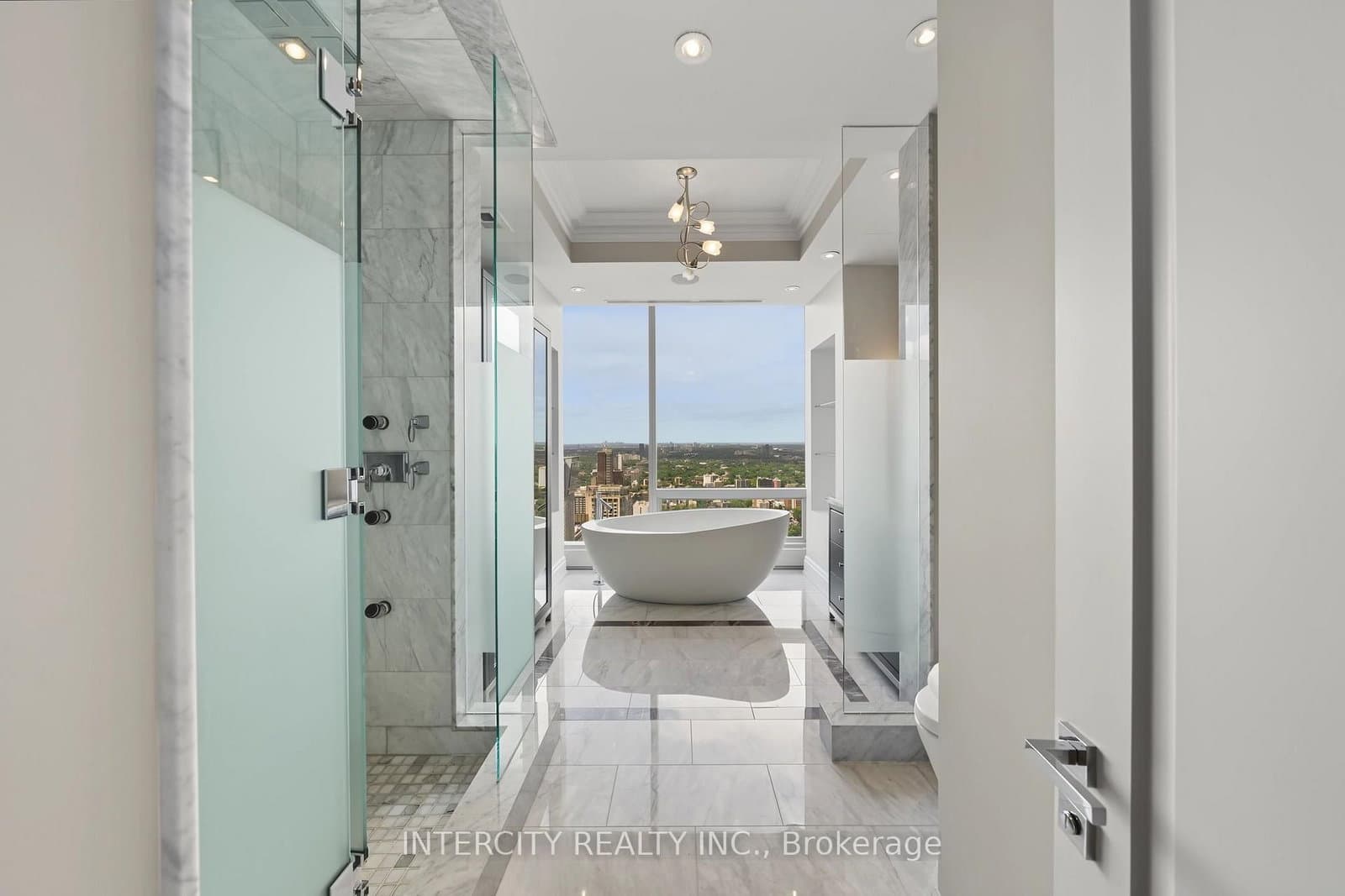 50 Yorkville Avenue, Unit 4001 thumbnail 17
