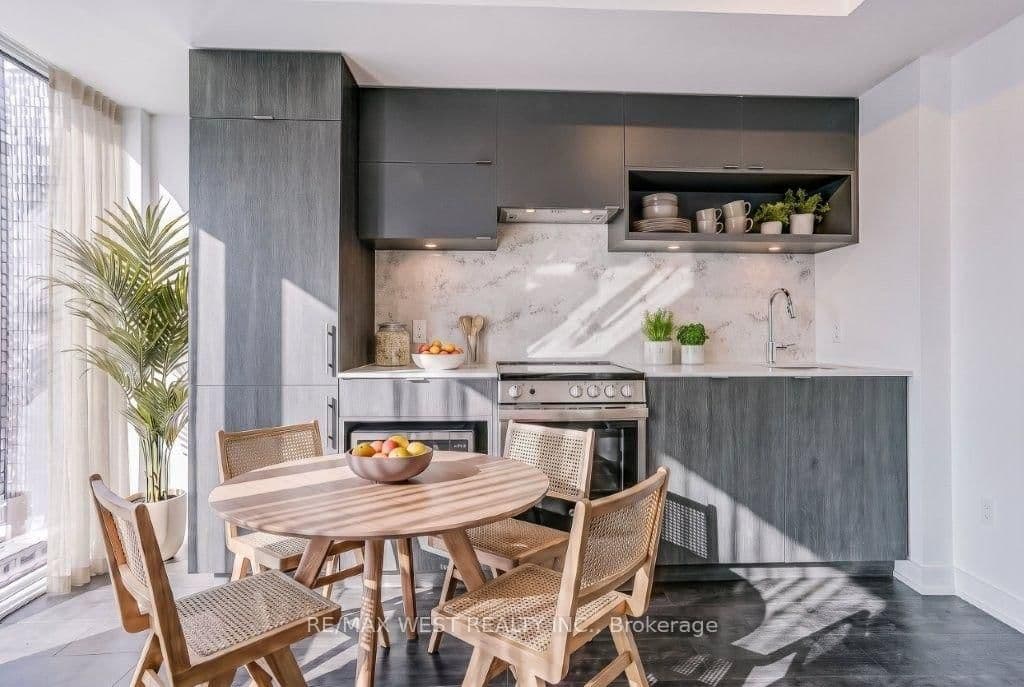 100 Queen Street E, Unit 2808 thumbnail 10