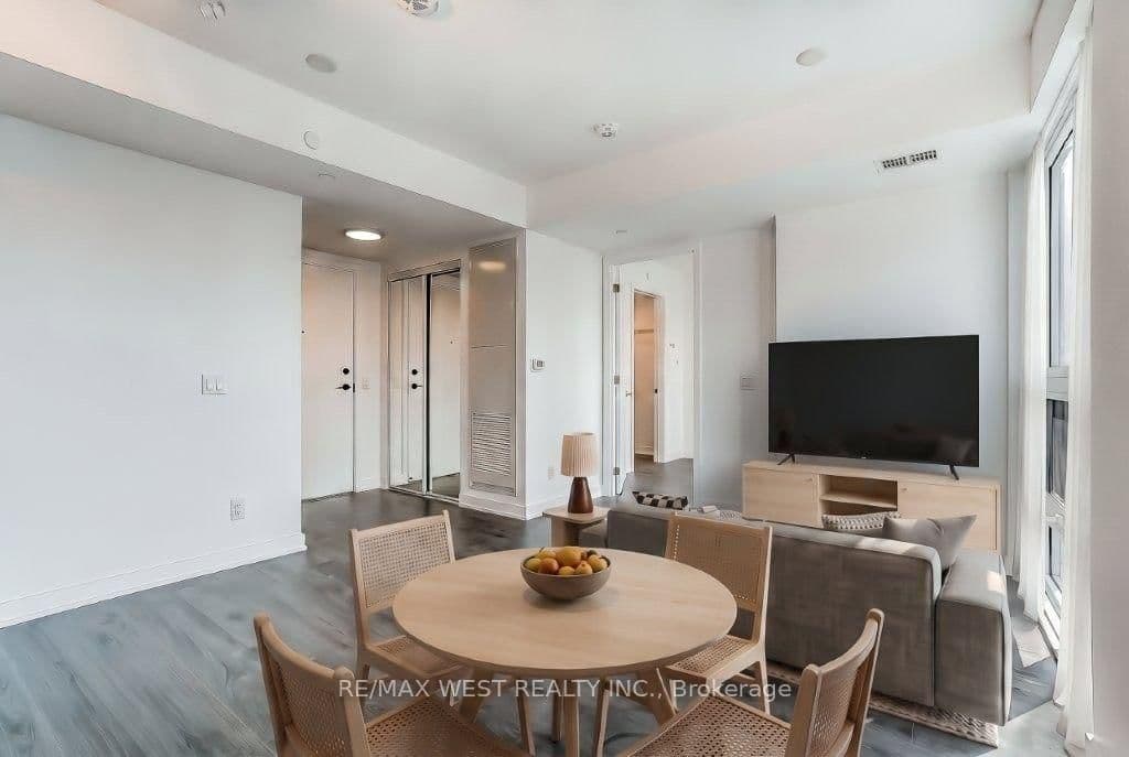 100 Queen Street E, Unit 2808 thumbnail 7