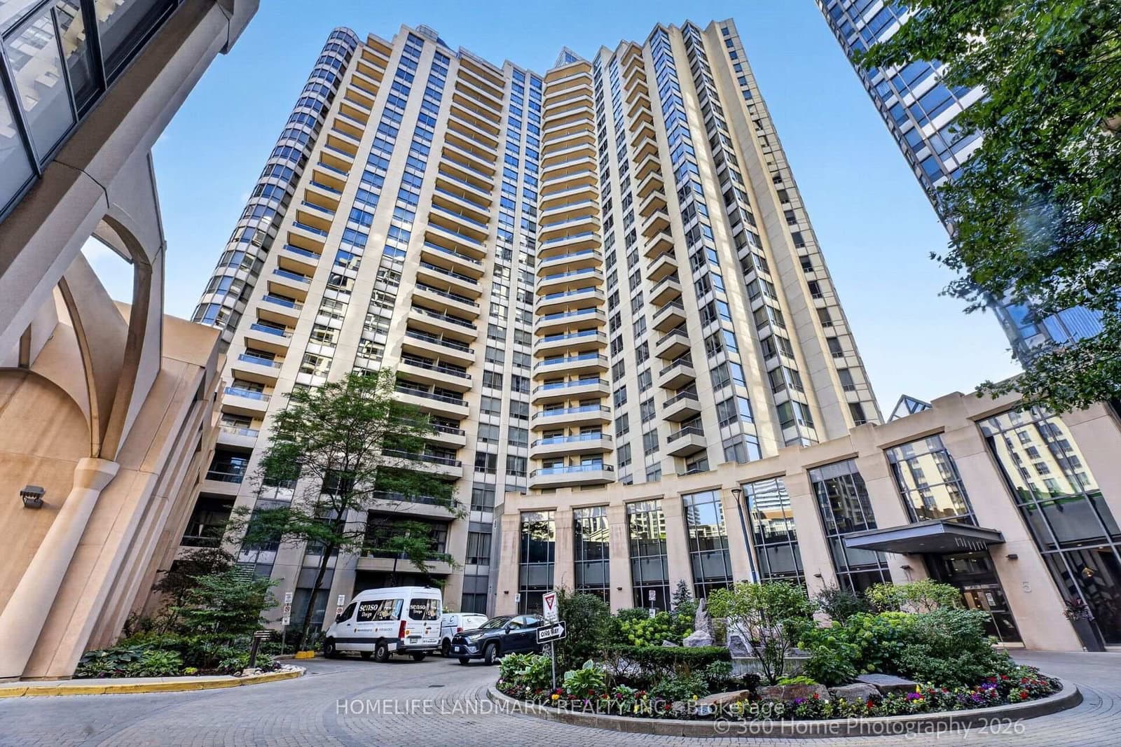 15 NORTHTOWN Way, Unit 829 thumbnail 2