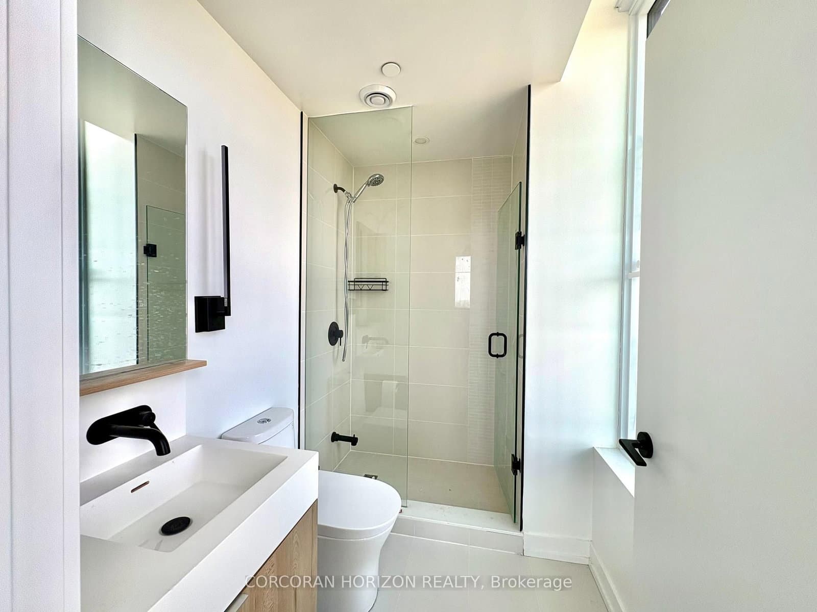 117 Broadway Avenue, Unit 2709 thumbnail 10