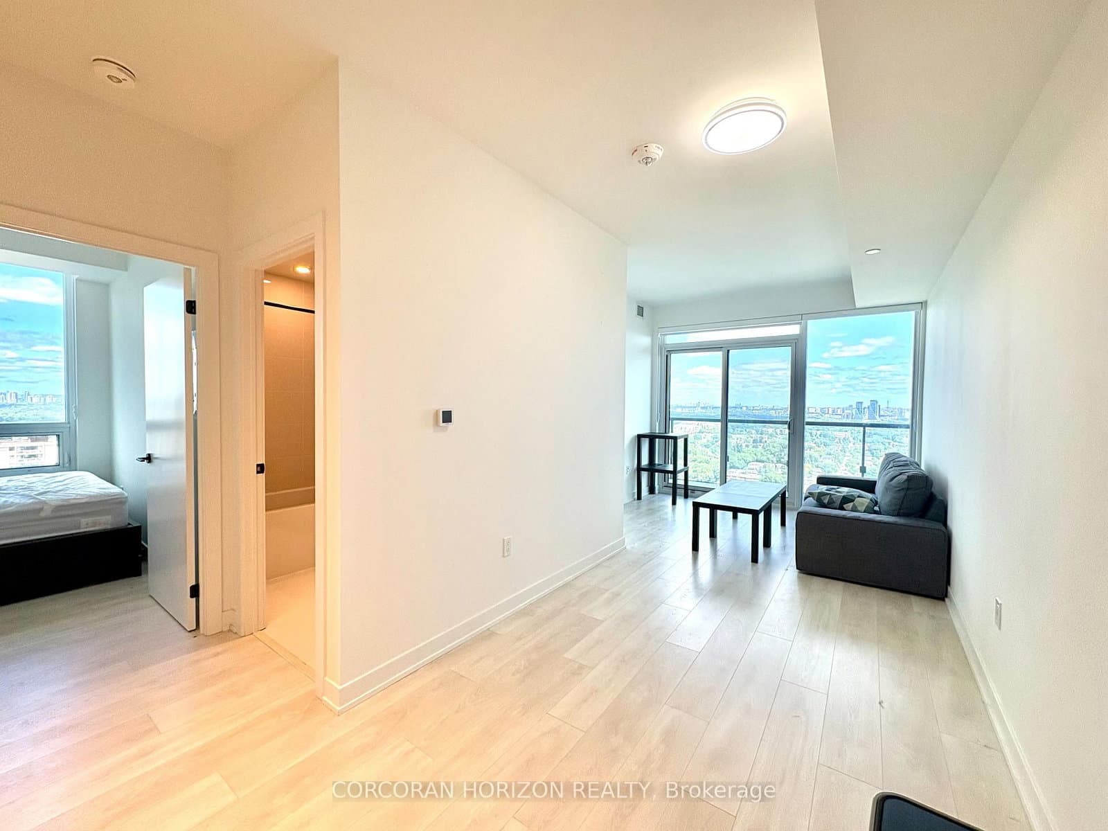 117 Broadway Avenue, Unit 2709 thumbnail 4