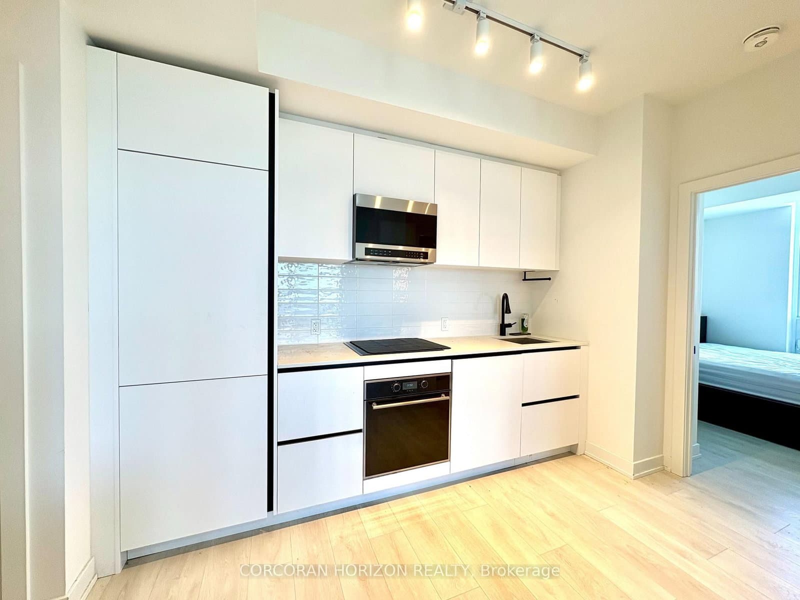 117 Broadway Avenue, Unit 2709 thumbnail 7