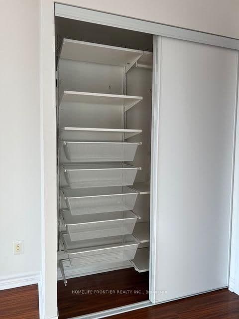18 Holmes Avenue, Unit 1105 thumbnail 6