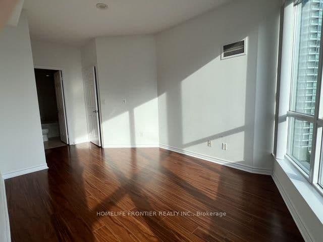 18 Holmes Avenue, Unit 1105 thumbnail 8