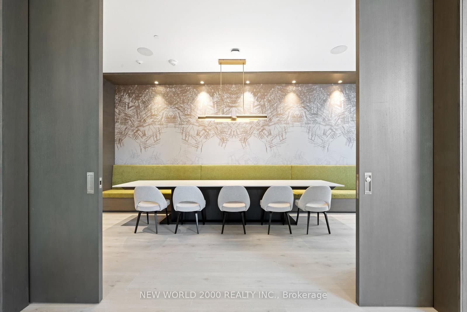 101 Roehampton Avenue, Unit 2513 thumbnail 32
