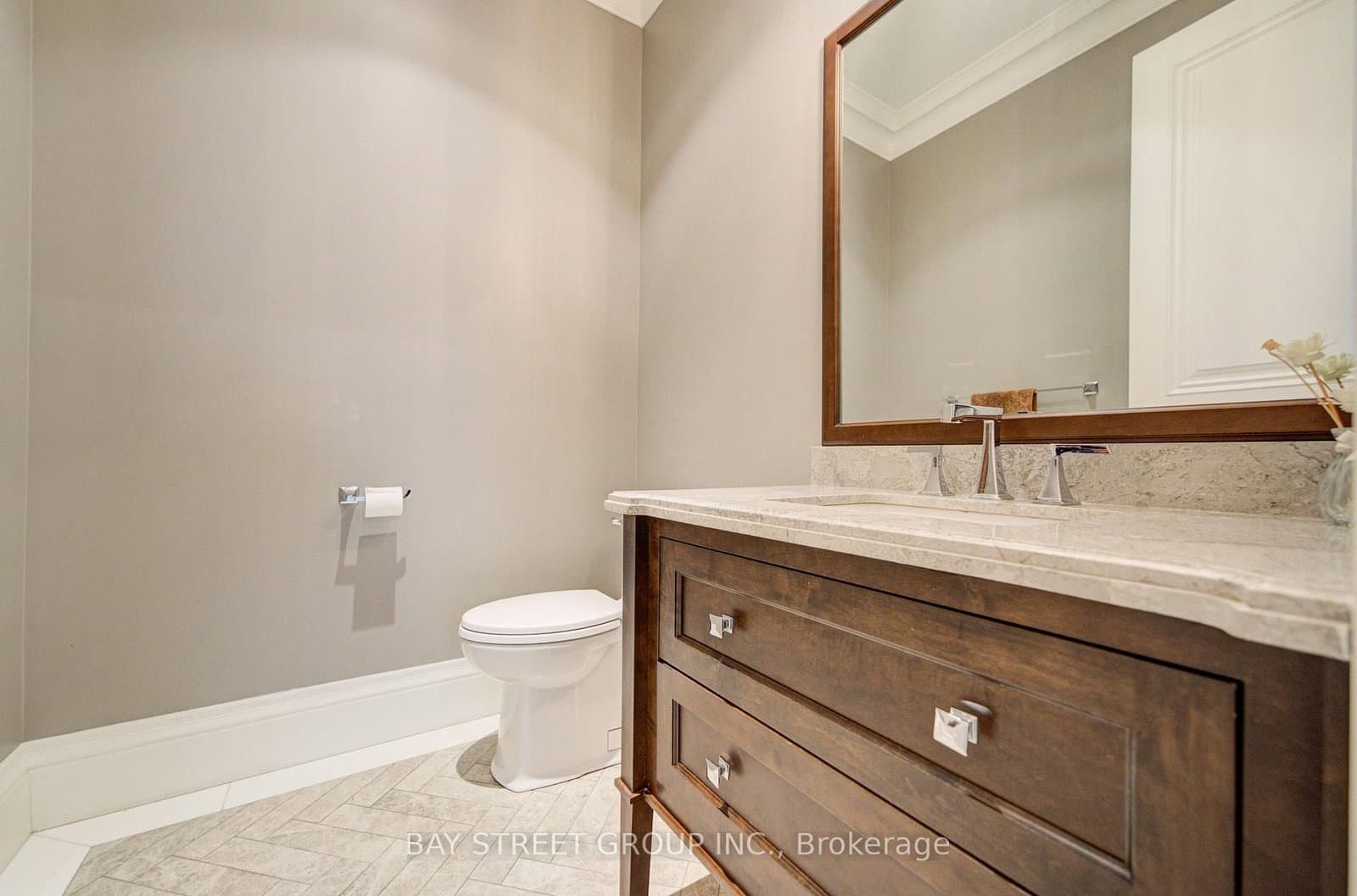 154 Munro Boulevard thumbnail 10