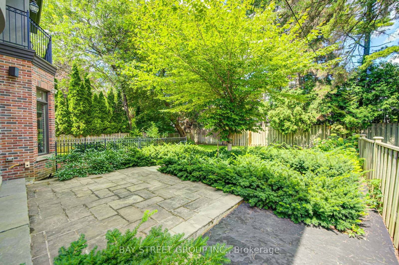 154 Munro Boulevard thumbnail 49