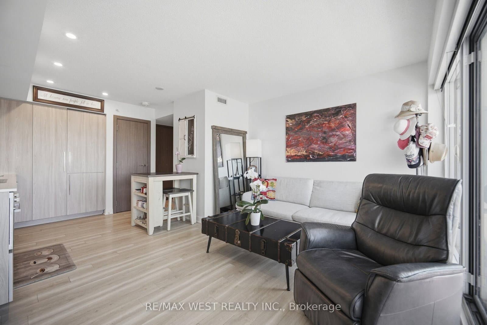 17 Bathurst Street, Unit 1602 thumbnail 10