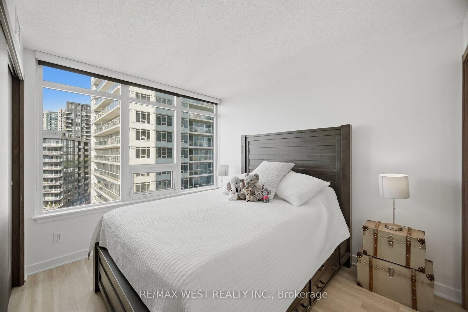 17 Bathurst Street, Unit 1602 thumbnail 15