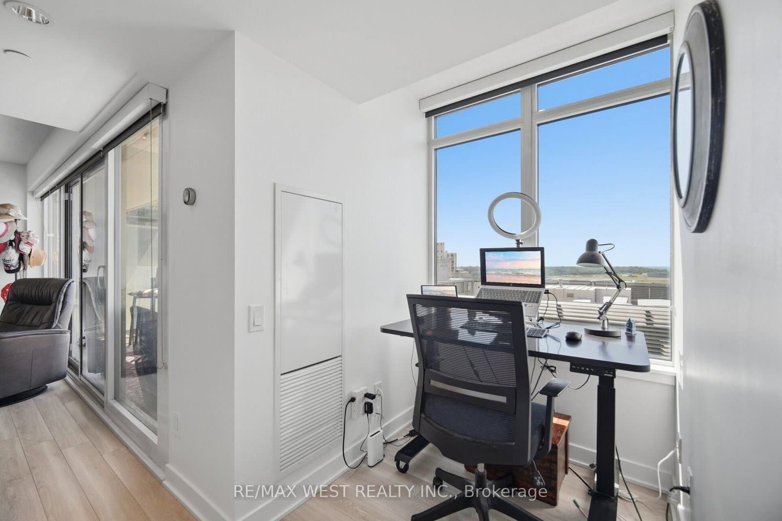 17 Bathurst Street, Unit 1602 thumbnail 24