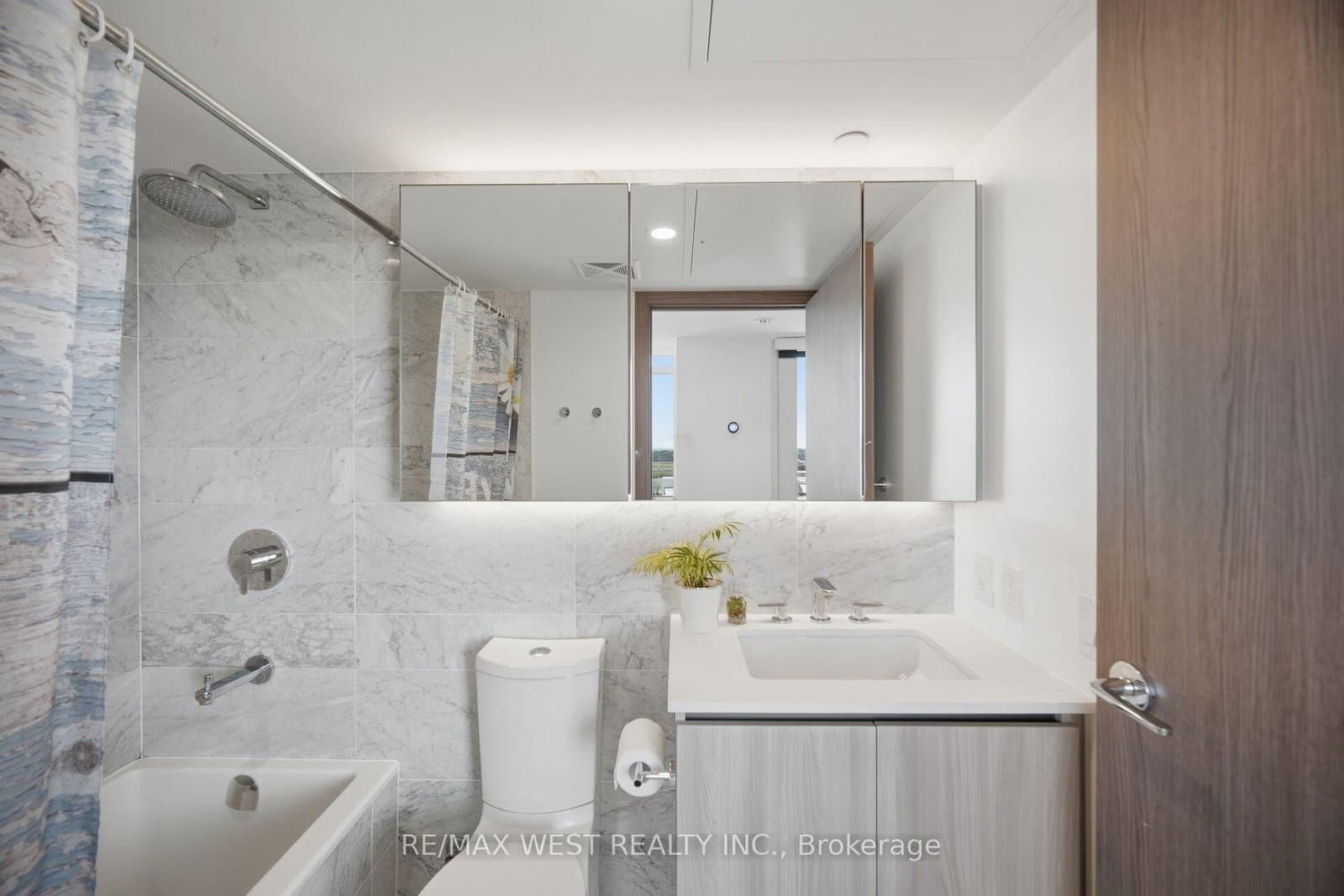 17 Bathurst Street, Unit 1602 thumbnail 26