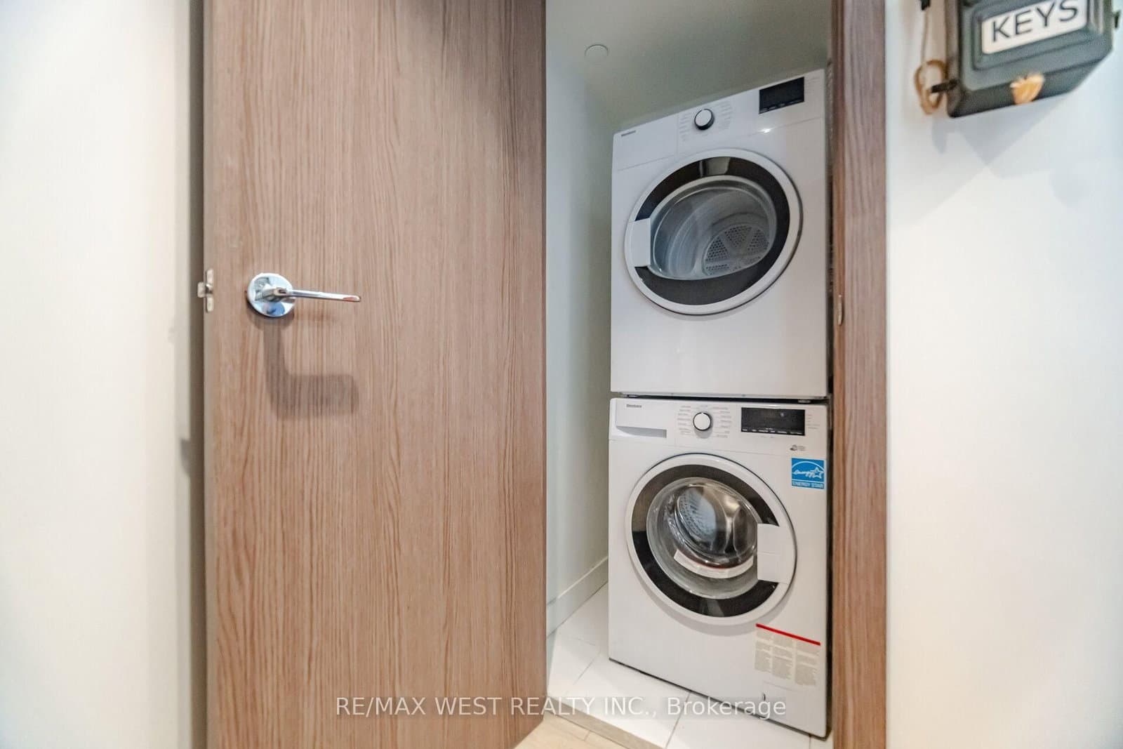 17 Bathurst Street, Unit 1602 thumbnail 33