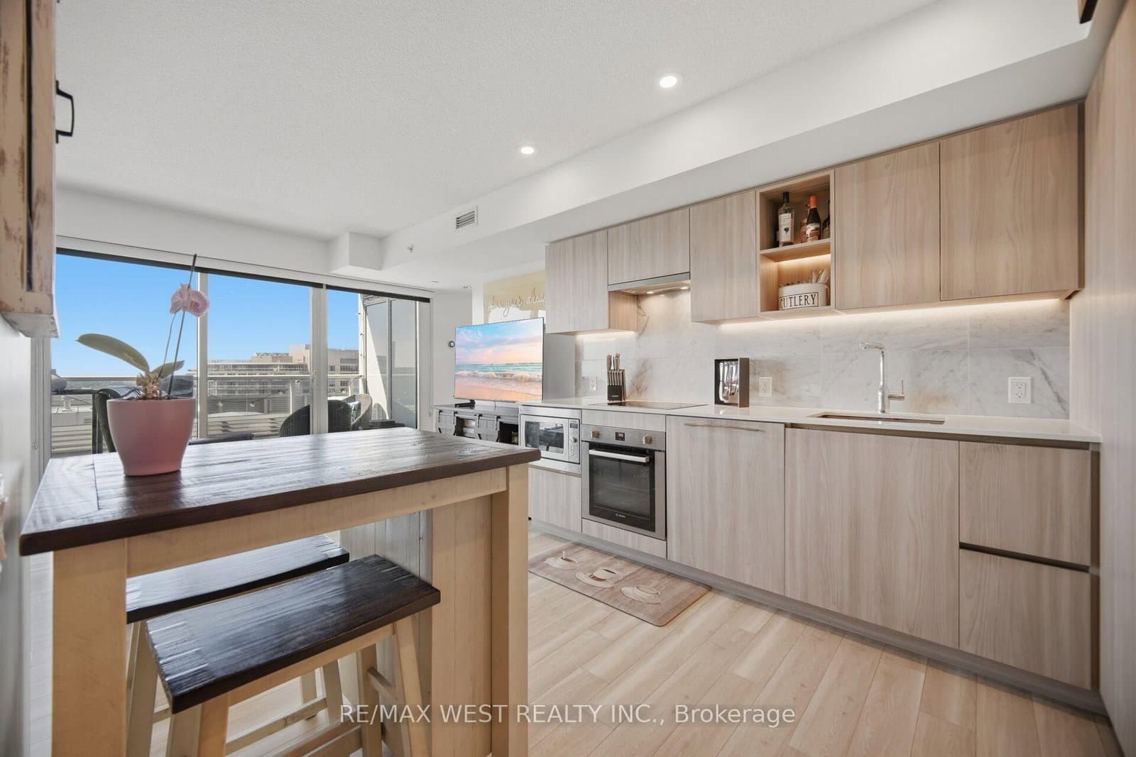 17 Bathurst Street, Unit 1602 thumbnail 5