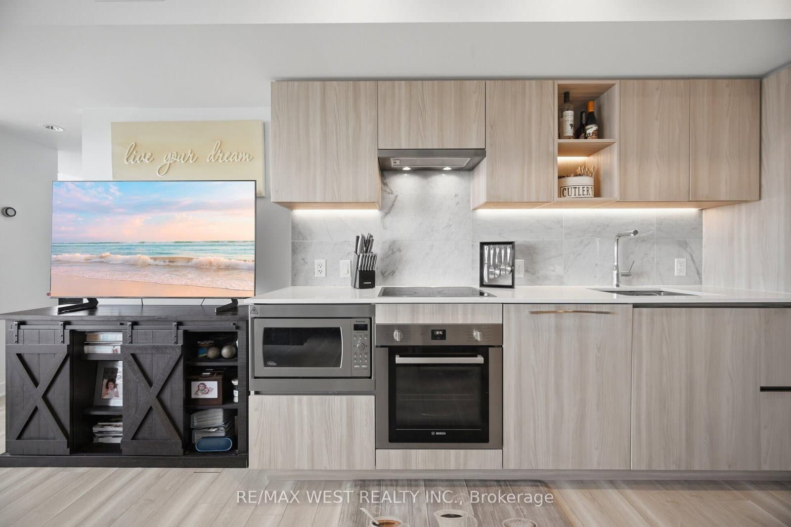 17 Bathurst Street, Unit 1602 thumbnail 7