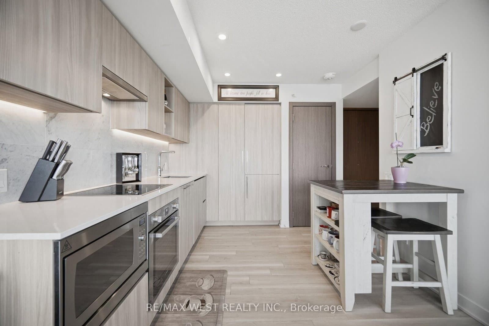 17 Bathurst Street, Unit 1602 thumbnail 8