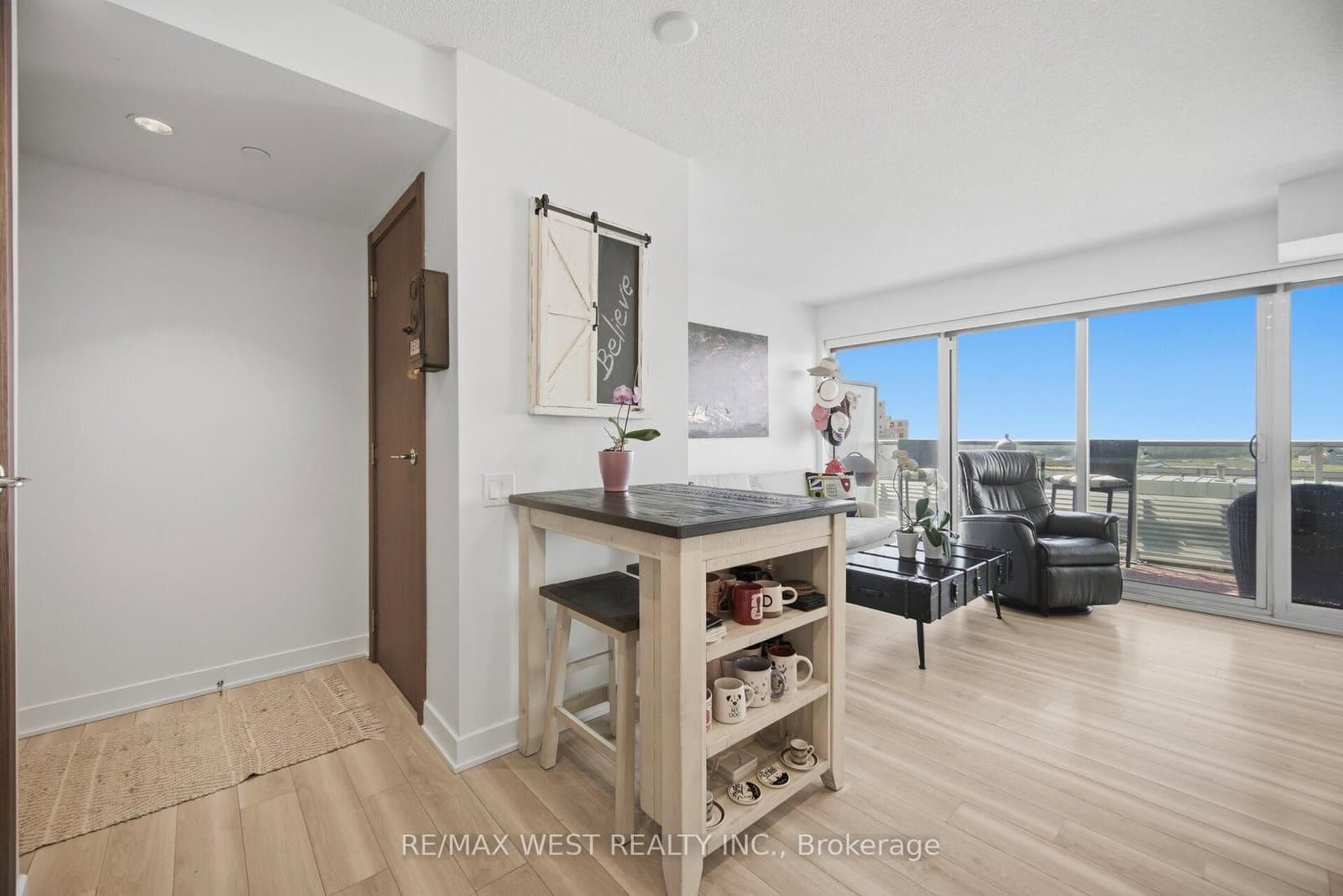 17 Bathurst Street, Unit 1602 thumbnail 9