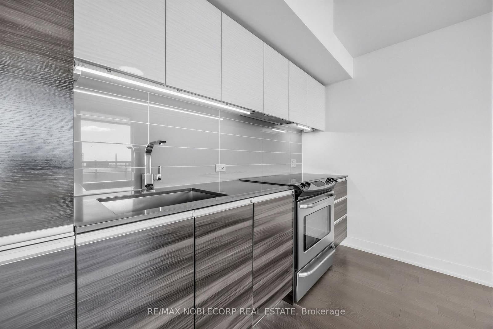 20 Minowan Miikan Lane, Unit 1006 thumbnail 11