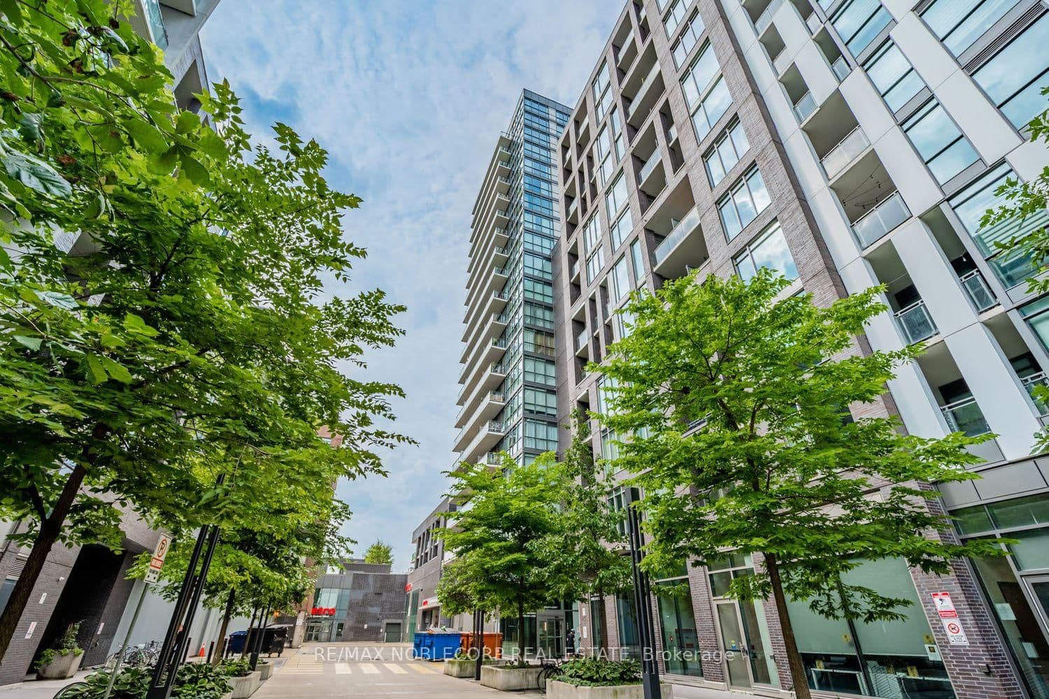 20 Minowan Miikan Lane, Unit 1006 thumbnail 2