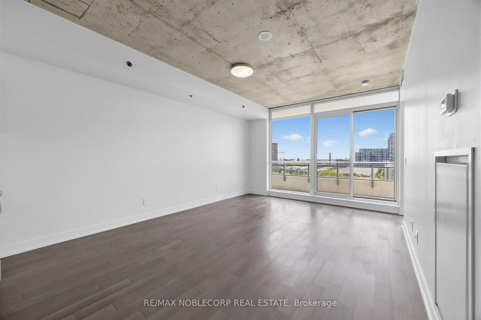 20 Minowan Miikan Lane, Unit 1006 thumbnail 7