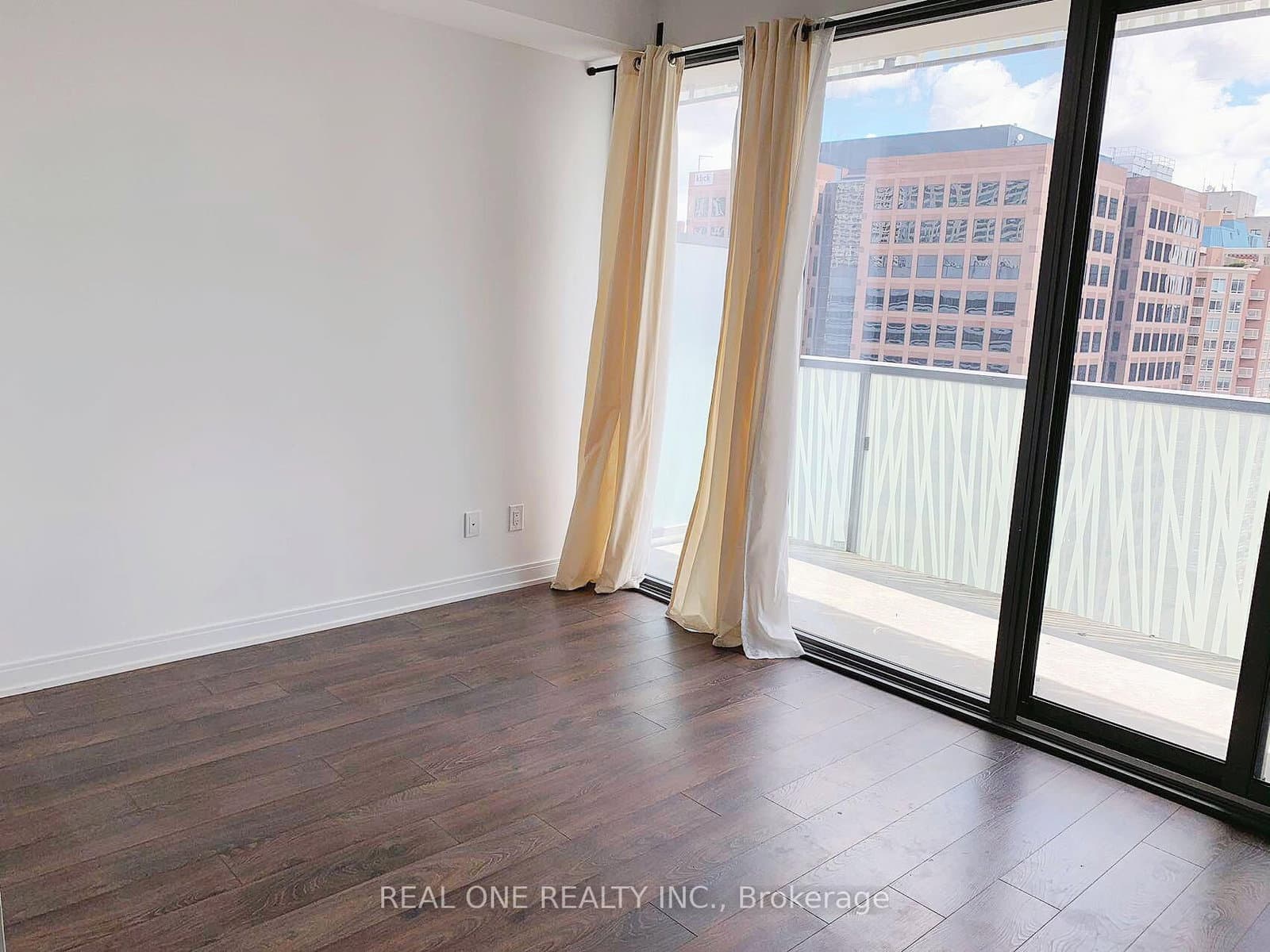 50 Charles Street E, Unit 1713 thumbnail 5